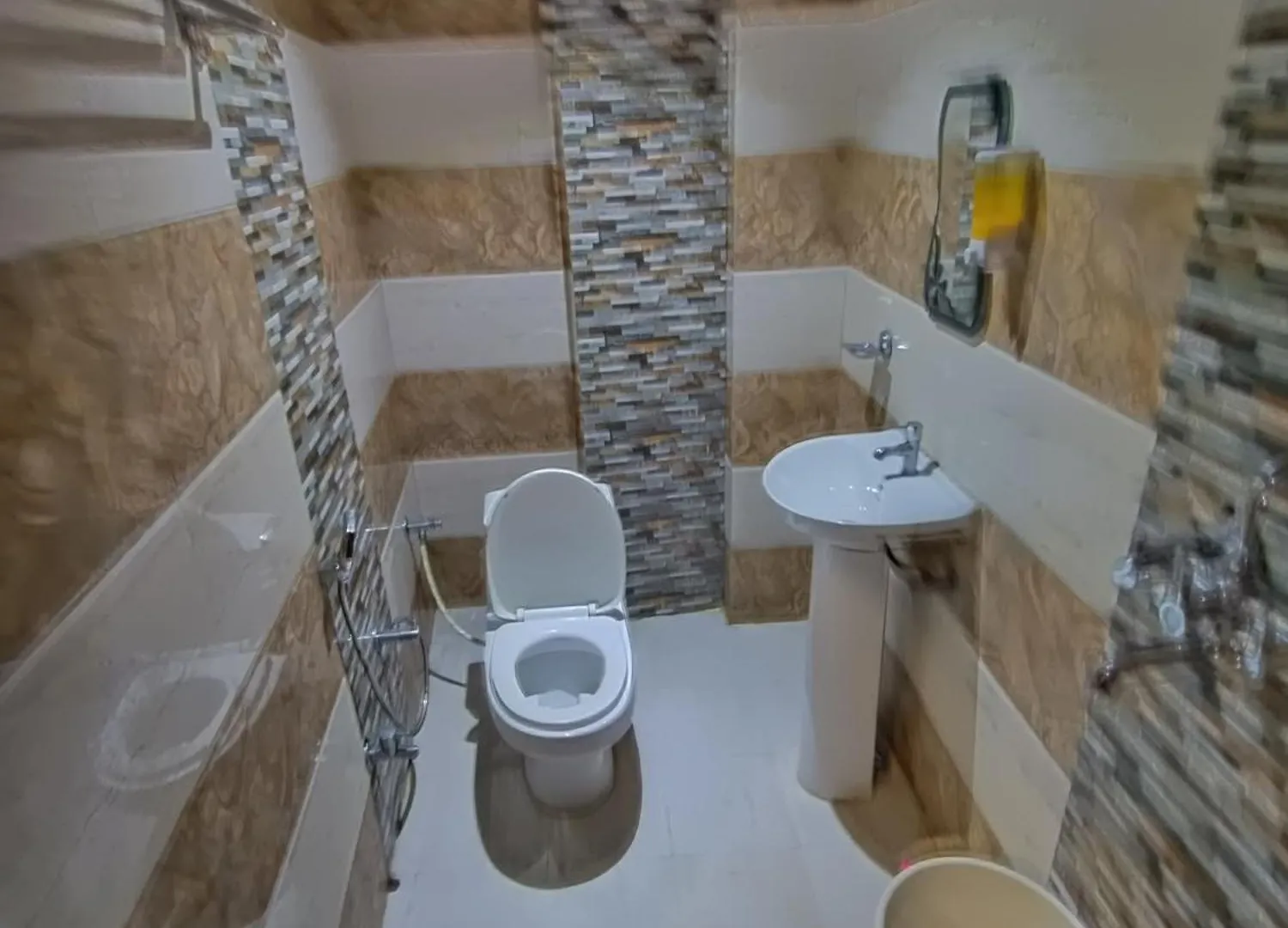 Hotel Picasso Varanasi Prime Location
