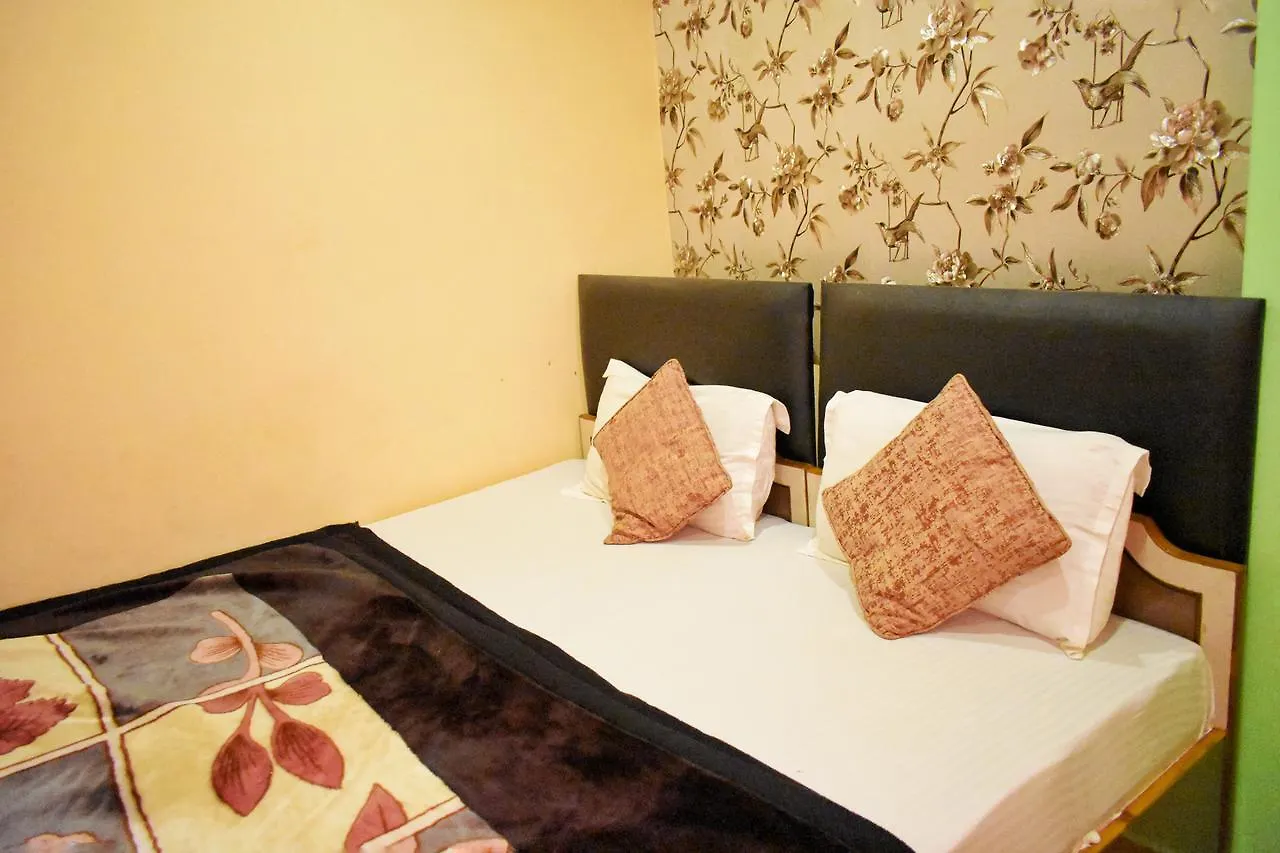 Hotel Picasso Varanasi Prime Location