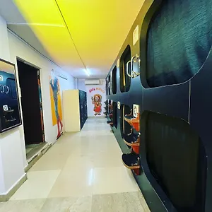 Hostel Madsquad Dorms &, Varanasi