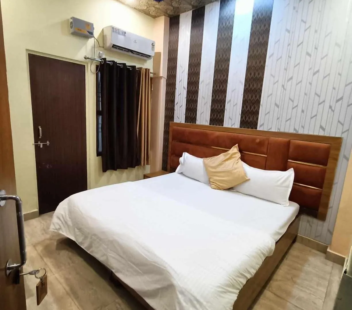 **  Hotel Picasso Varanasi Prime Location Indie