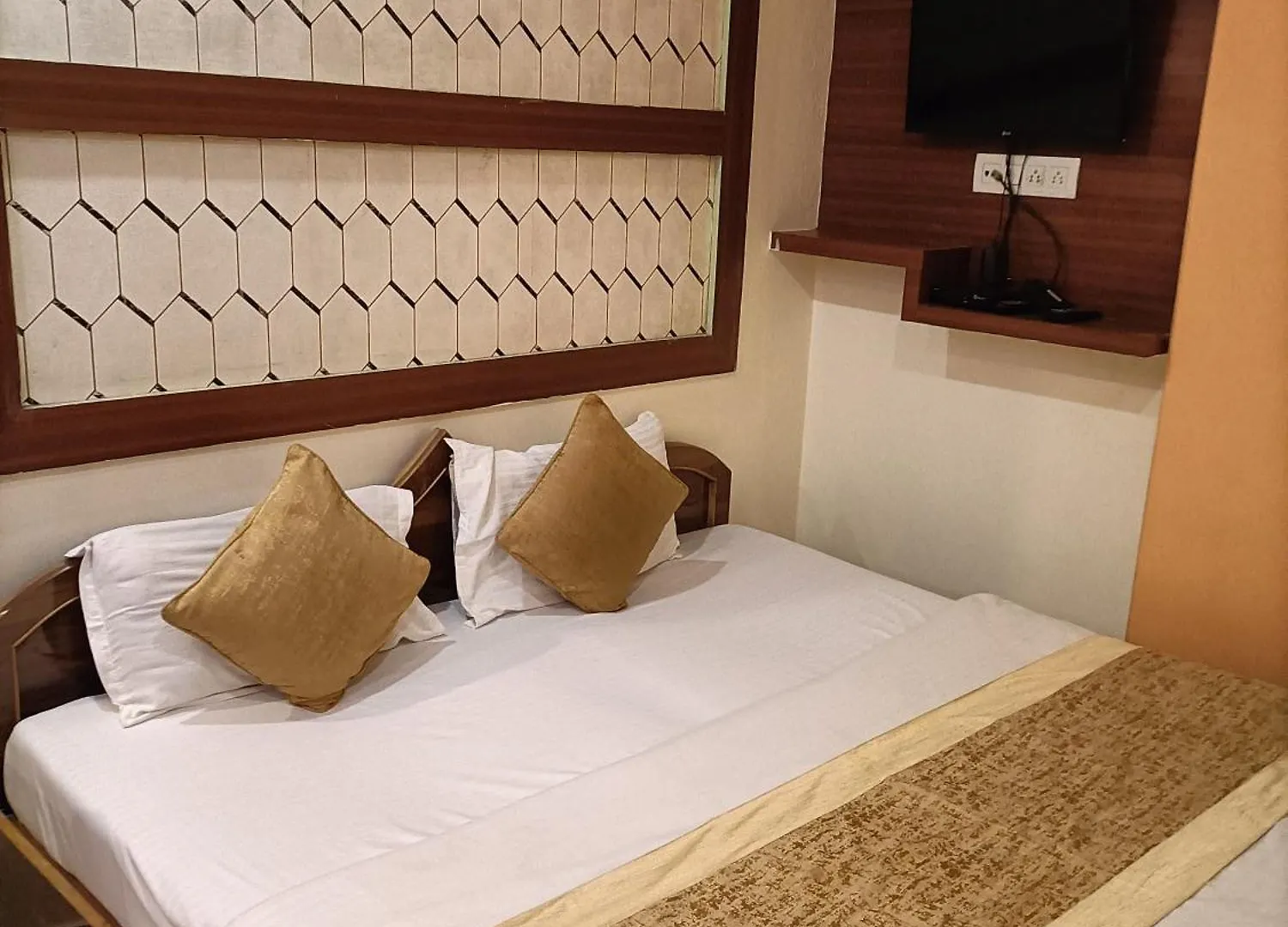 Hotel Picasso Varanasi Prime Location India