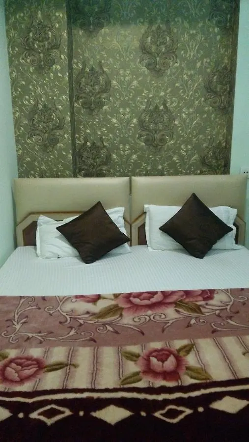 Hotel Picasso Varanasi Prime Location