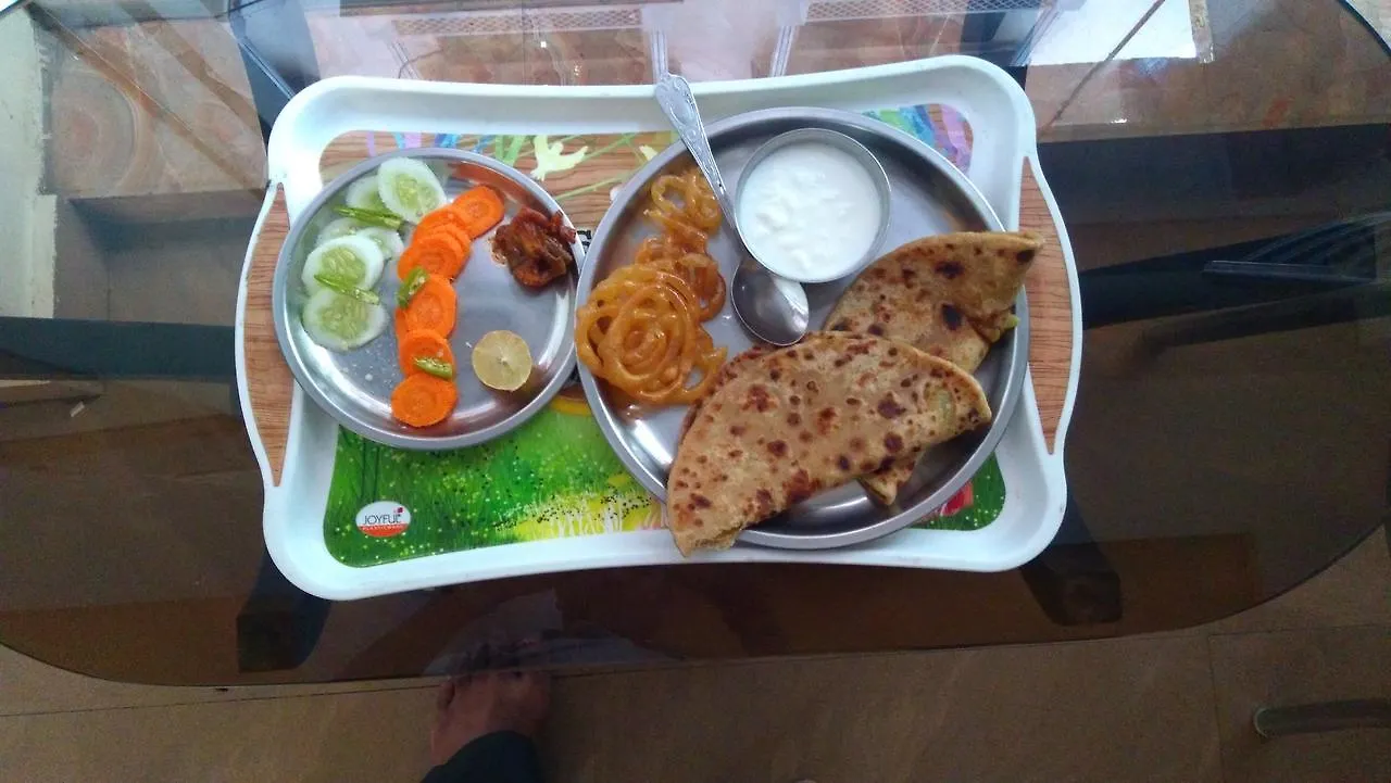 Hotel Picasso Varanasi Prime Location